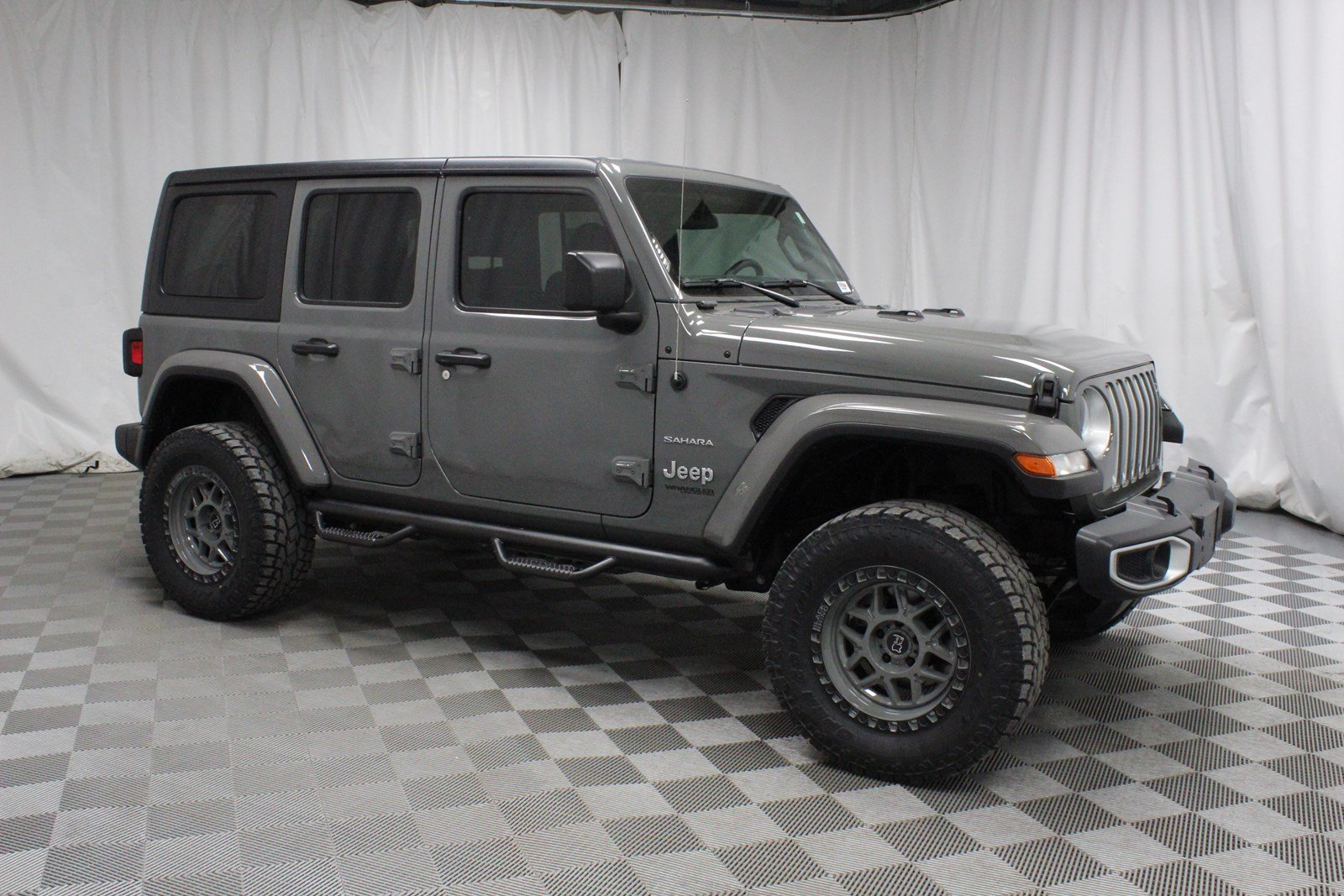 Pre-owned 2019 Jeep Wrangler Unlimited Sahara 4x4 Convertible In 