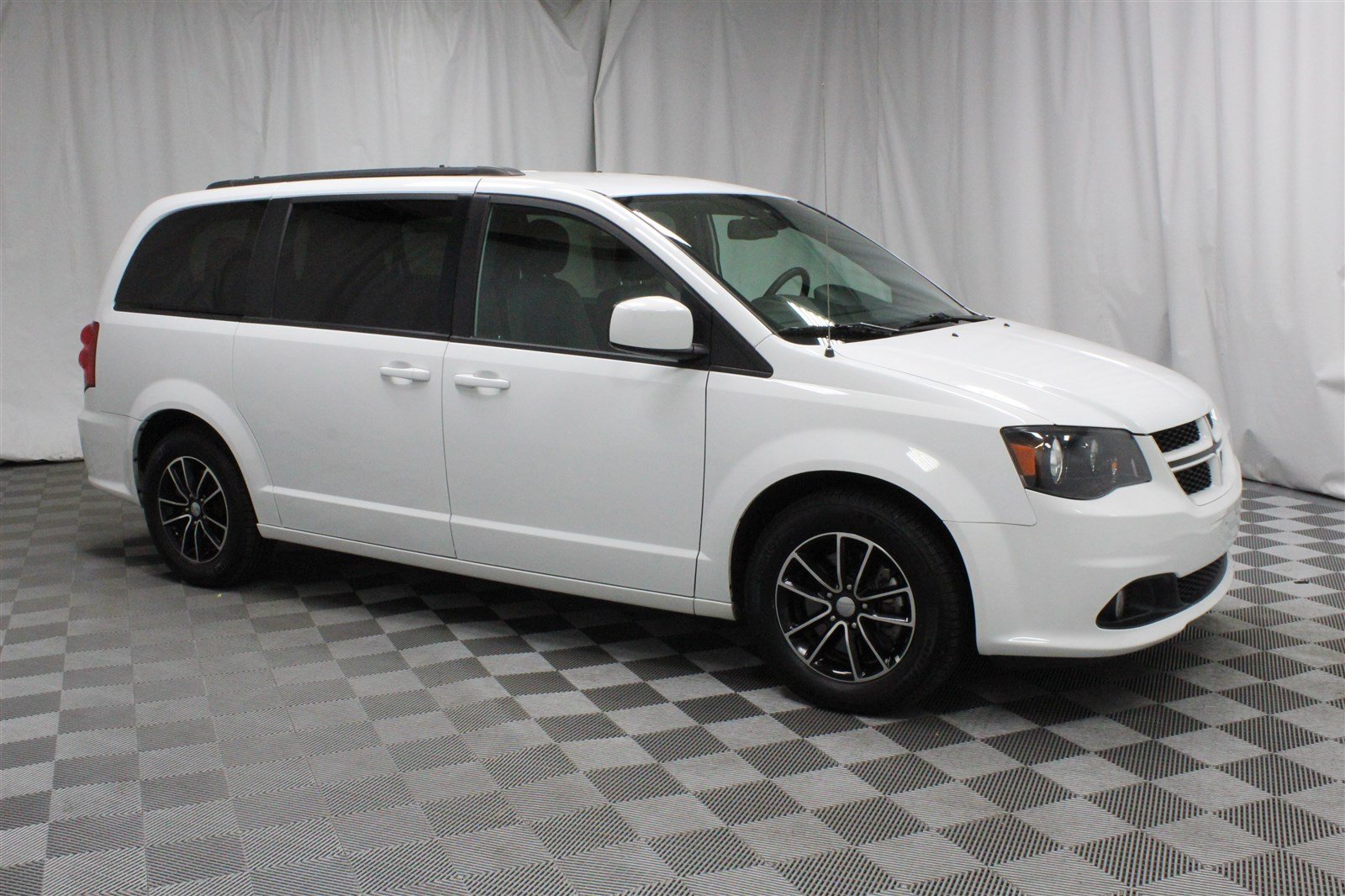 Pre Owned 2018 Dodge Grand Caravan Gt Van In Wichita E572583