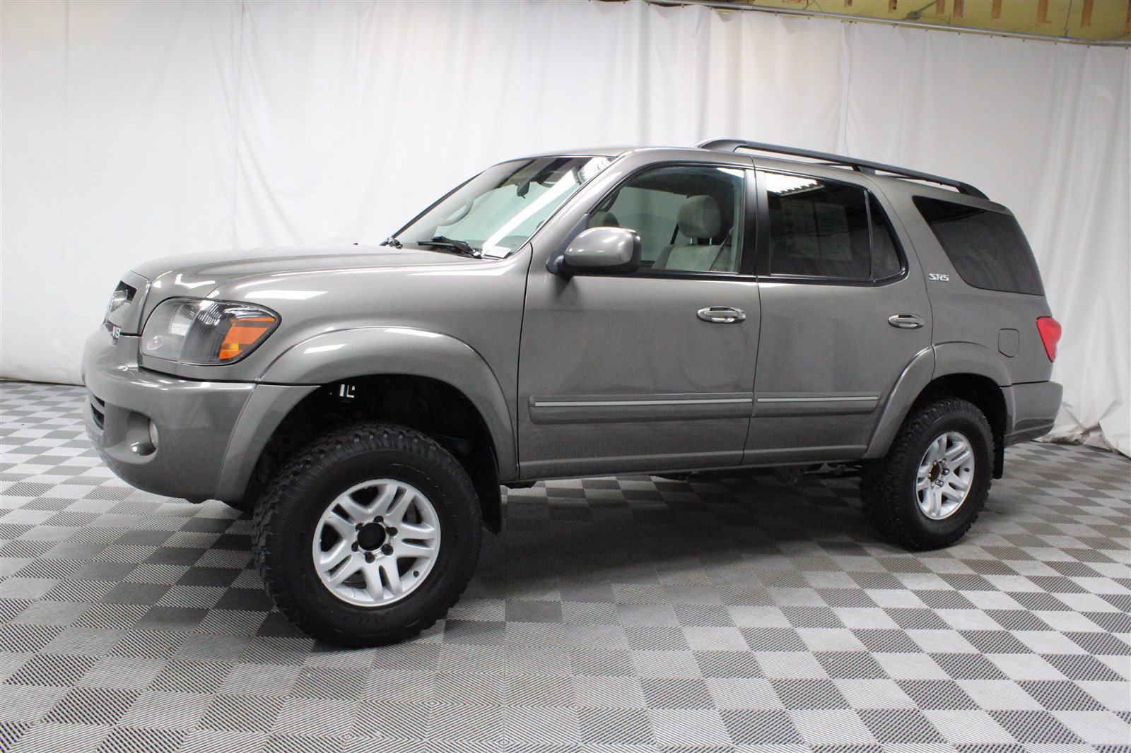 Toyota sequoia sr5