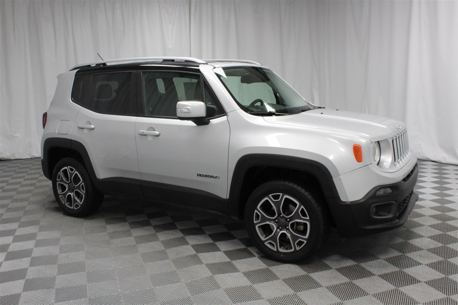 Pre-owned 2017 Jeep Renegade Limited 4x4 Suv In Wichita #u570745 